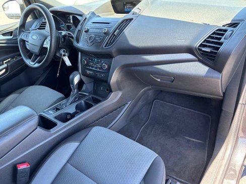 Used 2018 Ford Escape SE FWD image 11