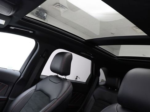 Used 2022 Ford Edge ST-Line AWD/4WD image 16