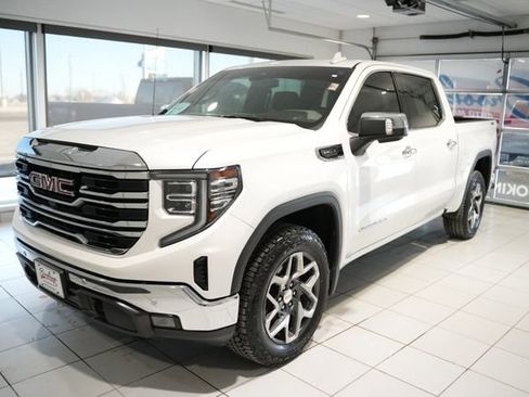 Used 2024 GMC Sierra 1500 SLT w/ SLT Premium Plus Package image 5