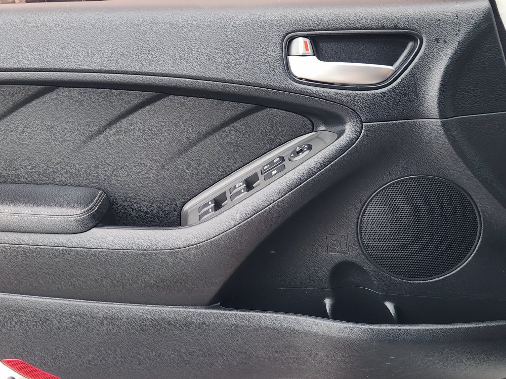 Used 2017 Kia Forte LX FWD image 17