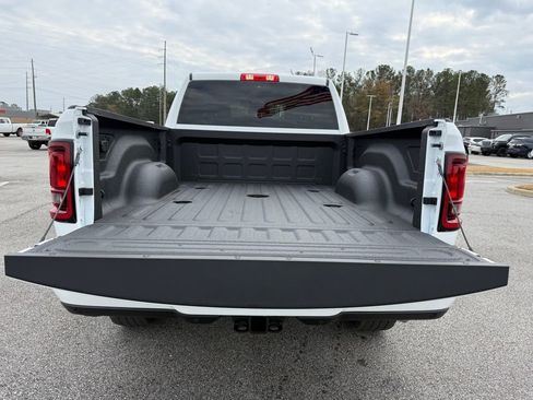 New 2026 RAM 2500 Big Horn AWD/4WD image 16