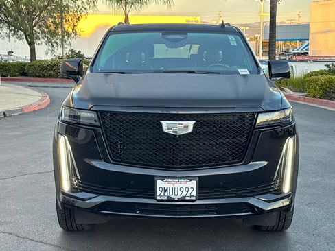 Certified 2024 Cadillac Escalade ESV Sport Platinum w/ LPO, ONYX Package AWD/4WD image 3
