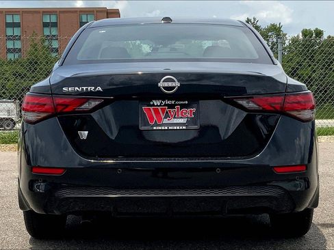 Used 2025 Nissan Sentra SV w/ All-Weather Package image 4