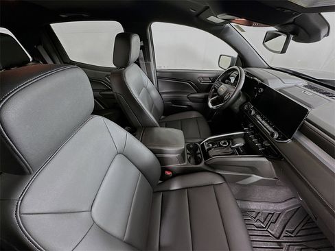 Used 2024 Chevrolet Colorado LT w/ LT Convenience Package III image 28