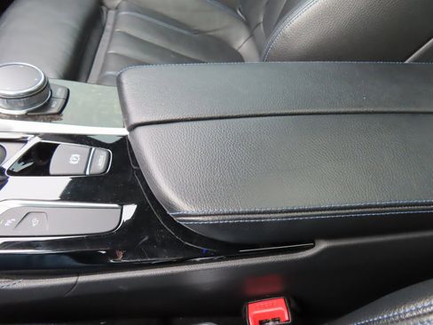 Used 2017 BMW 530i xDrive image 27