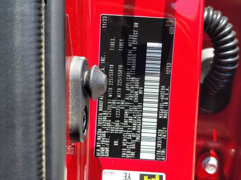 Certified 2024 Toyota Corolla Cross XLE image 16