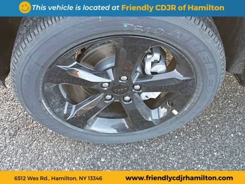 New 2025 Jeep Grand Cherokee Altitude image 9