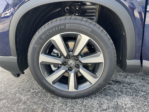 New 2025 Honda Pilot Touring image 25