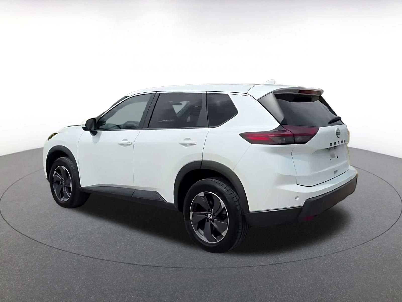 Used 2025 Nissan Rogue SV FWD image 9