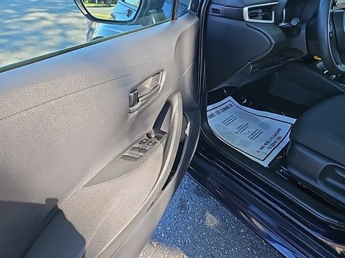 Used 2022 Toyota Corolla LE image 17