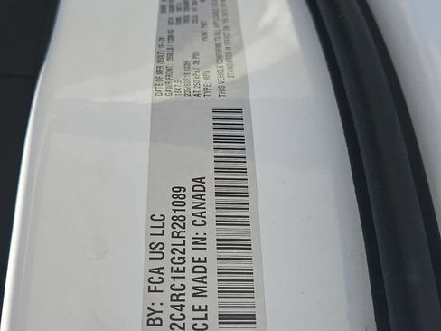 Used 2020 Chrysler Pacifica Touring-L Plus w/ S Appearance Package image 22