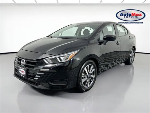 Used 2023 Nissan Versa SV image 5