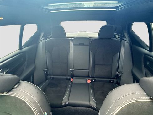 Used 2023 Volvo XC40 Recharge Plus image 23