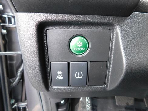 Used 2016 Honda HR-V LX image 18