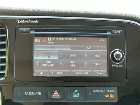 Used 2015 Mitsubishi Outlander SE AWD/4WD image 12