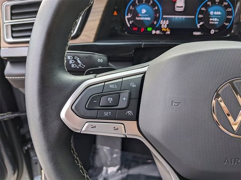 Certified 2024 Volkswagen Atlas SE image 30