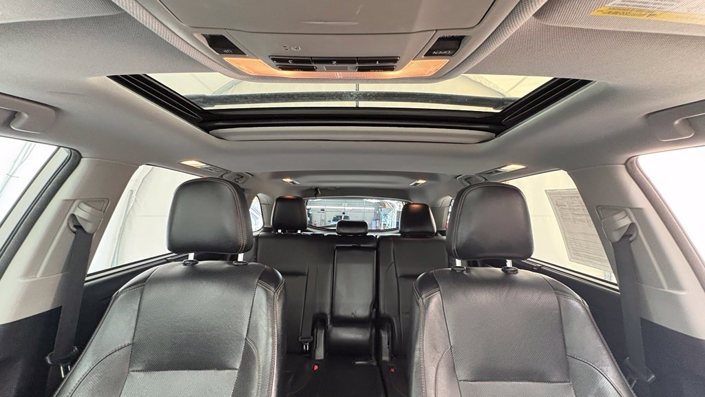 Used 2018 Toyota Highlander Limited AWD/4WD image 35