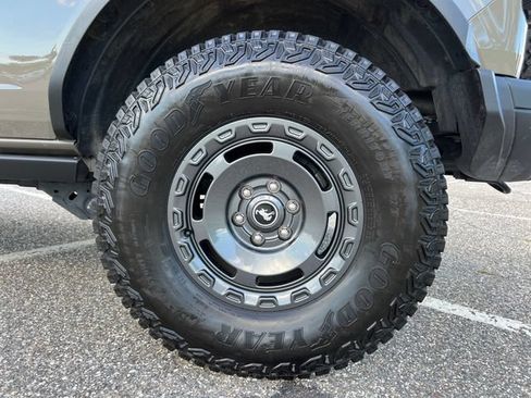 Used 2025 Ford Bronco Badlands AWD/4WD image 16