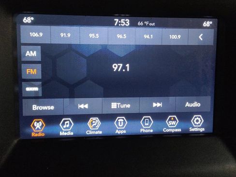 Used 2019 Jeep Compass Latitude image 25