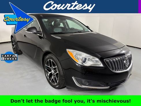 Used 2017 Buick Regal Sport Touring image 1