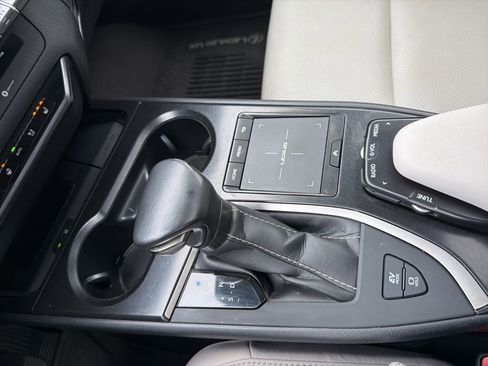 Used 2021 Lexus UX 250h w/ Premium Package image 35