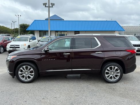 Used 2020 Chevrolet Traverse Premier image 2