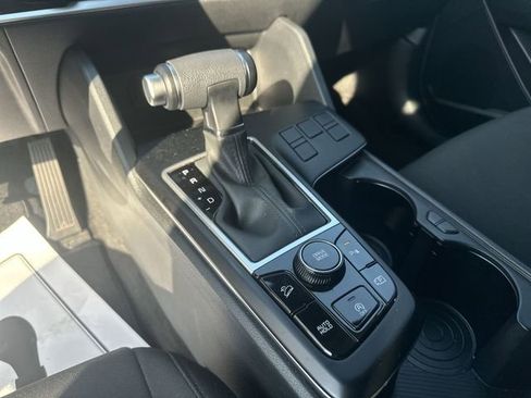 Used 2025 Kia Sportage LX FWD image 20