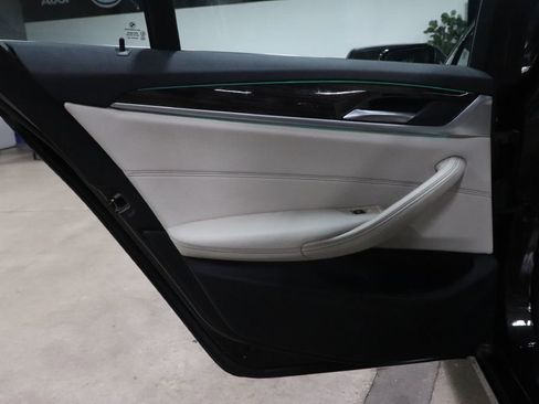 Used 2019 BMW 530i w/ Convenience Package image 19