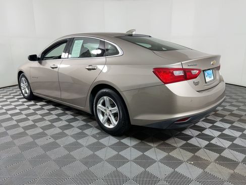 Used 2024 Chevrolet Malibu LT image 2