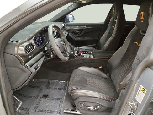 Used 2023 Lamborghini Urus Performante AWD/4WD image 17