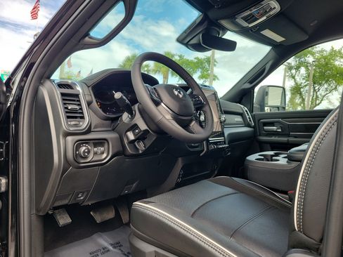 Used 2026 RAM 2500 Laramie AWD/4WD image 9