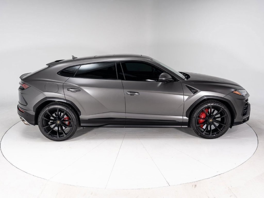 Used 2021 Lamborghini Urus AWD/4WD image 3