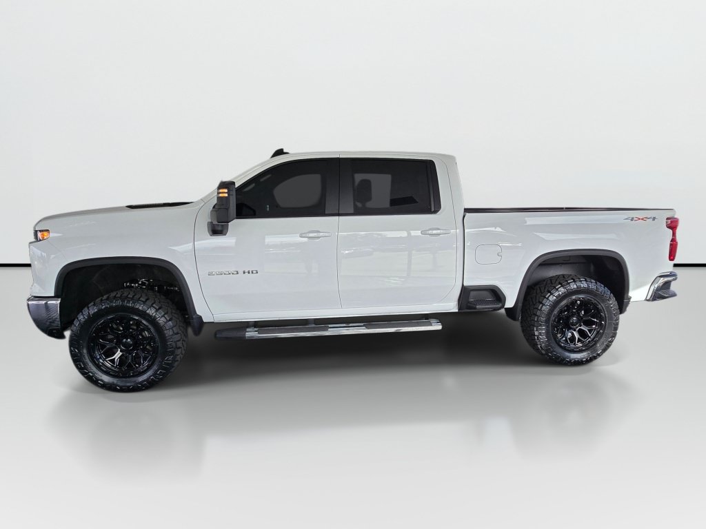 Used 2025 Chevrolet Silverado 2500 LT w/ Convenience Package AWD/4WD image 2