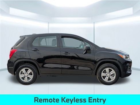 Used 2022 Chevrolet Trax LS image 8
