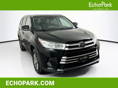 Used 2018 Toyota Highlander XLE FWD image 1