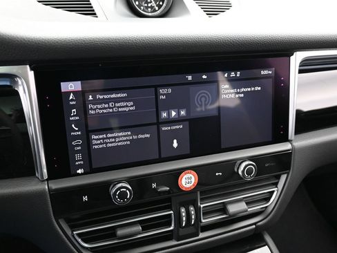 Certified 2026 Porsche Macan AWD/4WD image 21