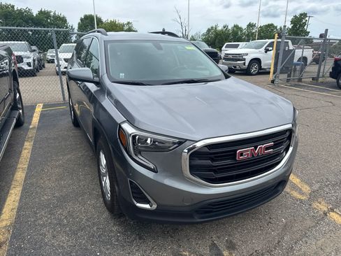 Used 2019 GMC Terrain SLE w/ Driver Convenience Package FWD image 5