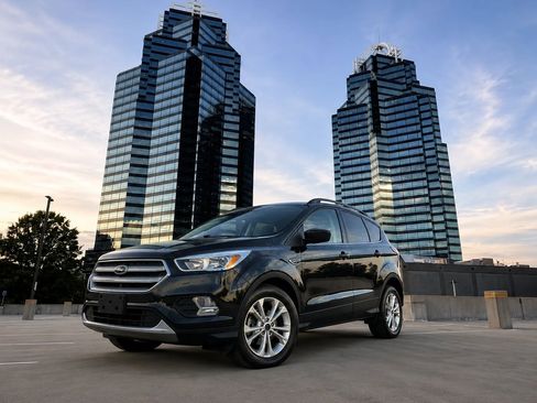 Used 2018 Ford Escape SE AWD/4WD image 1