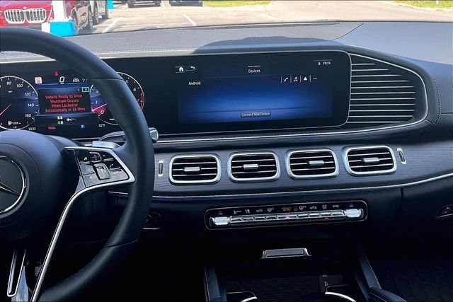Used 2025 Mercedes-Benz GLS 450 4MATIC image 6