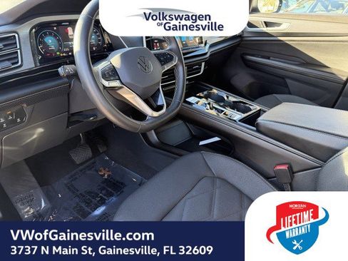 Certified 2024 Volkswagen Atlas Cross Sport SE image 18