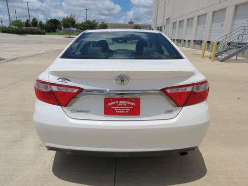 Used 2015 Toyota Camry SE FWD image 8