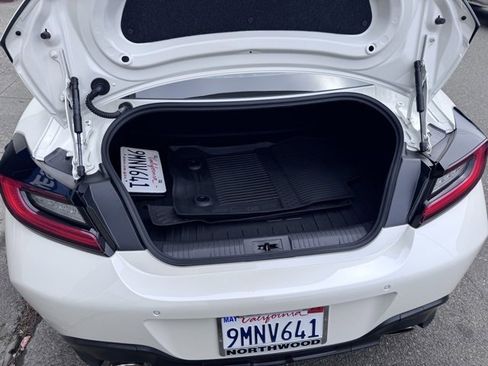 Used 2024 Toyota GR86 Premium image 26