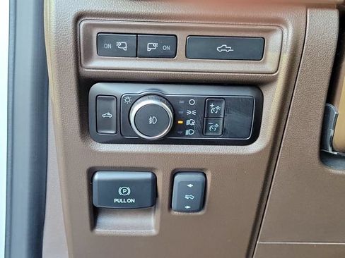 Used 2023 Ford F150 King Ranch w/ Equipment Group 601A High AWD/4WD image 17