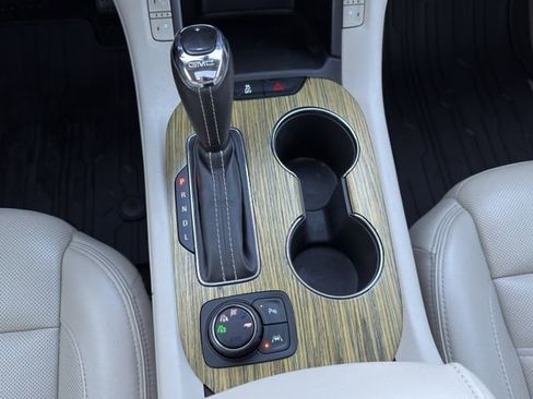 Used 2019 GMC Acadia Denali image 21