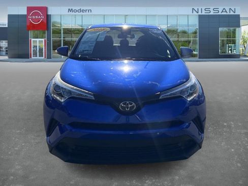 Used 2018 Toyota C-HR XLE image 2
