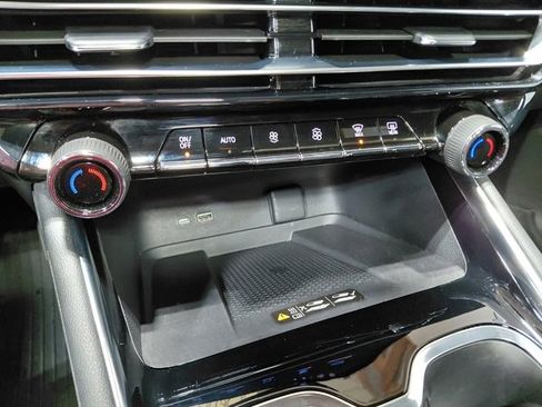 Certified 2024 Chevrolet Traverse RS w/ LPO, Floor Liner Package image 37