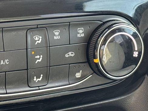 Used 2023 Buick Encore GX Preferred w/ Cold Weather Comfort Package FWD image 21
