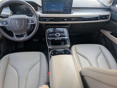 Used 2022 Lincoln Nautilus FWD w/ Premium Package image 17