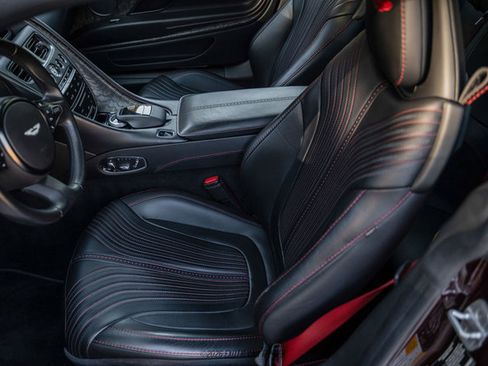 Used 2018 Aston Martin DB11 Coupe image 36