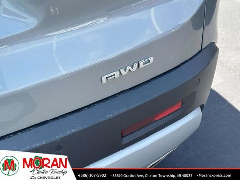 Certified 2023 GMC Acadia SLE w/ LPO, Cargo Package AWD/4WD image 10